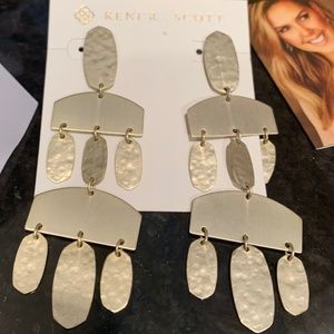 NWT Kendra Scott Gold statement earrings